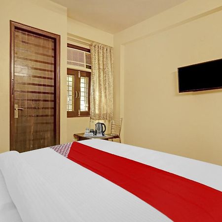Hotel O A.K Palace New Delhi Luaran gambar